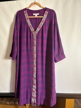 DREAMS & CO PURPLE PLAID LOUNGE DRESS/NIGHTGOWN EMBROIDERED PATTERN FRONT 18/20